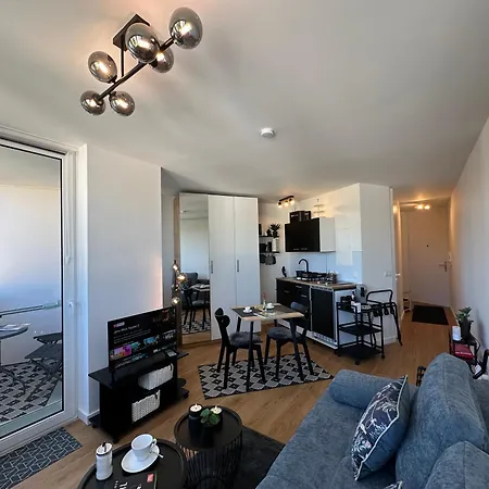 Modernes Loggia-apartment Mit Dezentem Bergblick In Im Allgaeu